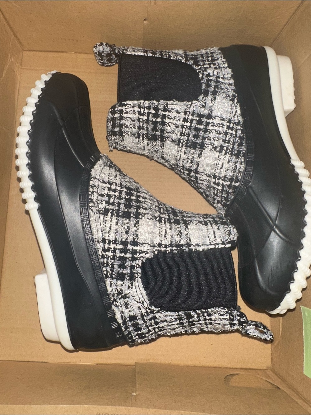 Steve Madden Black & White Tweed Chelsea Rain Booties